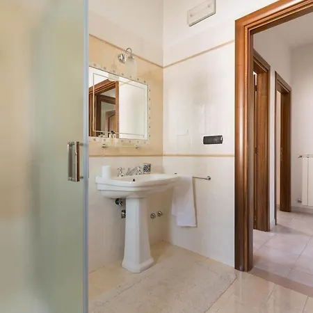 Chiaraluna Villa *