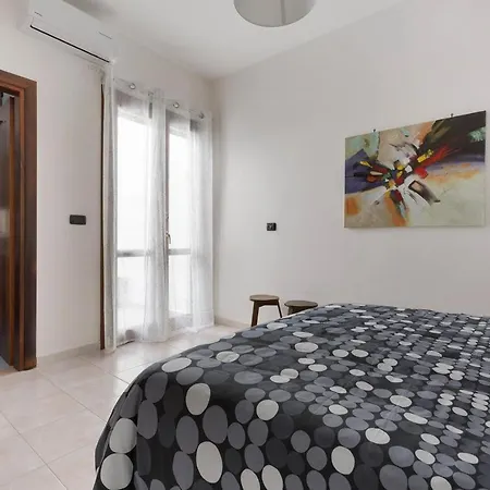 Вилла Chiaraluna